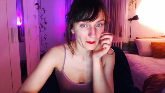 Gallery image thumbnail from Beth_'s myfreecams stream on, 04/13/2025, 18:33 image 19 of 20