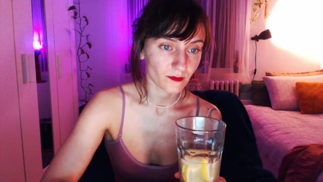 Gallery image thumbnail from Beth_'s myfreecams stream on, 04/13/2025, 18:33 image 14 of 20