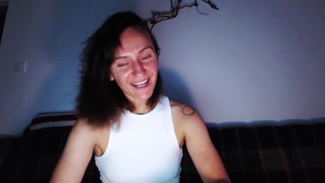 Gallery image thumbnail from Beth_'s myfreecams stream on, 06/23/2025, 18:57 image 2 of 20