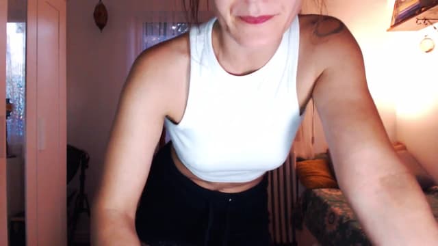 Gallery image thumbnail from Beth_'s myfreecams stream on, 08/07/2025, 18:39 image 11 of 20