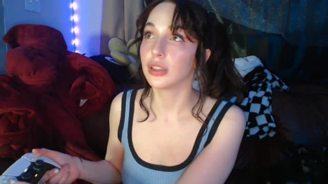 Gallery image thumbnail from Blov3's myfreecams stream on, 02/09/2025, 10:37 image 16 of 20