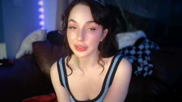 Gallery image thumbnail from Blov3's myfreecams stream on, 02/09/2025, 10:37 image 10 of 20