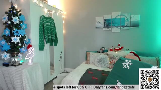 Gallery image thumbnail from Bridg's myfreecams stream on, 12/23/2022, 10:54 image 7 of 20