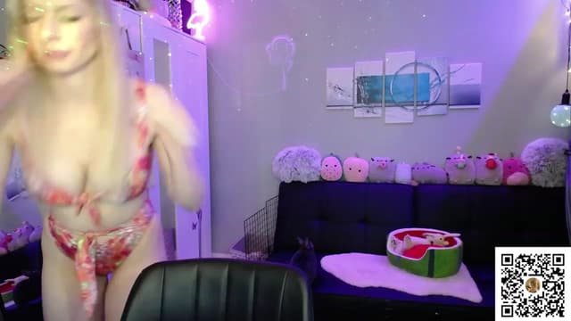 Gallery image thumbnail from Bridg's myfreecams stream on, 06/19/2023, 09:03 image 2 of 20