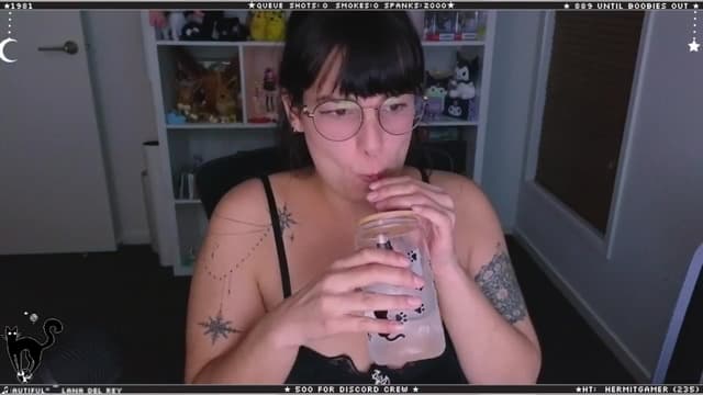 Gallery image thumbnail from Cat__'s myfreecams stream on, 04/19/2024, 08:39 image 7 of 20
