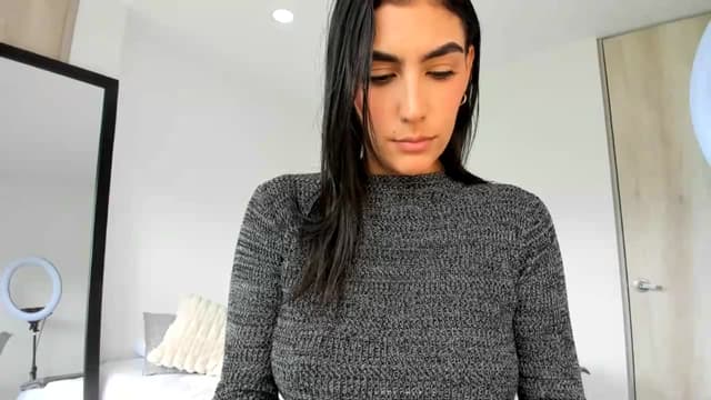 Gallery image thumbnail from Cleoo's myfreecams stream on, 07/27/2026, 20:47 image 4 of 20