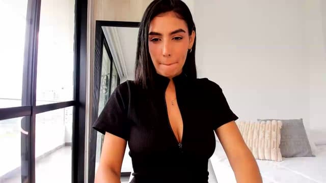 Gallery image thumbnail from Cleoo's myfreecams stream on, 08/01/2026, 18:00 image 8 of 20