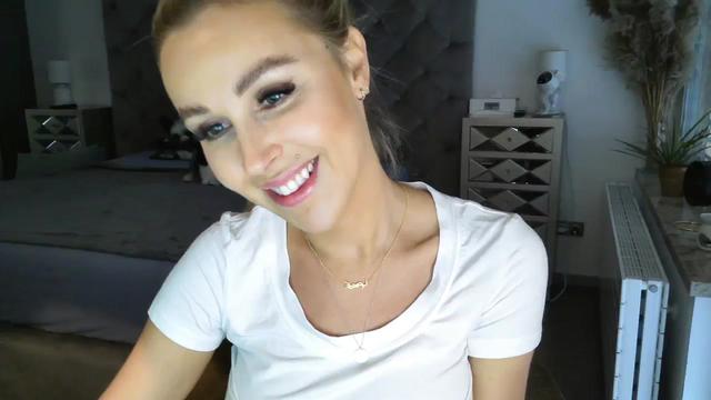 Gallery image thumbnail from CocoMia's myfreecams stream on, 12/08/2023, 09:39 image 3 of 20