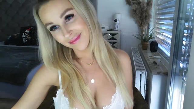 Gallery image thumbnail from CocoMia's myfreecams stream on, 12/19/2023, 13:36 image 1 of 20