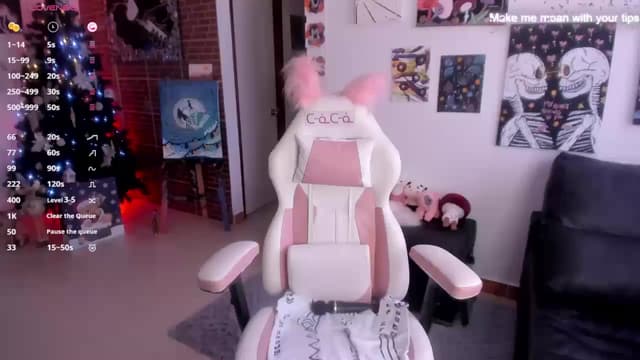 Gallery image thumbnail from Cocox's myfreecams stream on, 12/23/2024, 16:07 image 10 of 20