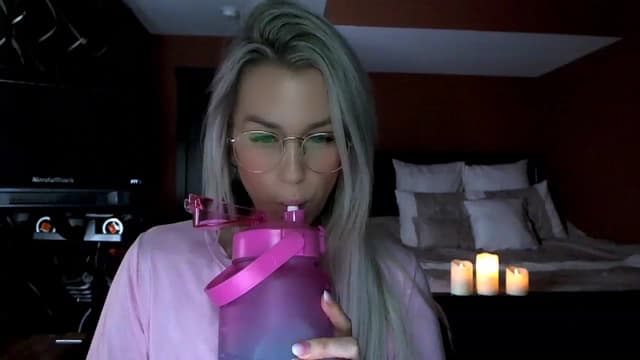 Gallery image thumbnail from Cora9's myfreecams stream on, 12/08/2022, 05:22 image 10 of 20