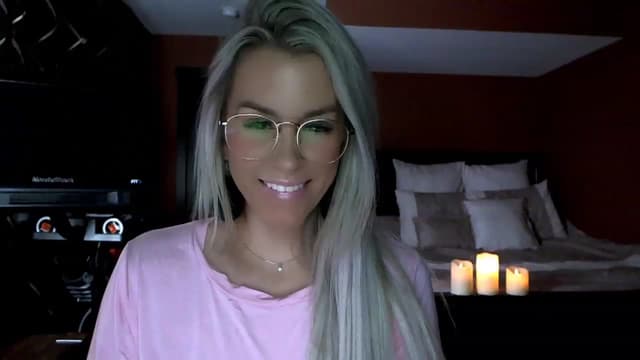 Gallery image thumbnail from Cora9's myfreecams stream on, 12/08/2022, 05:22 image 8 of 20