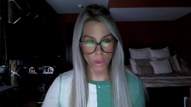 Gallery image thumbnail from Cora9's myfreecams stream on, 01/12/2023, 05:50 image 3 of 20