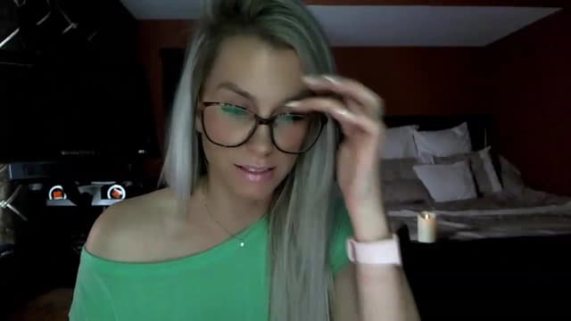 Gallery image thumbnail from Cora9's myfreecams stream on, 01/18/2023, 05:13 image 14 of 20