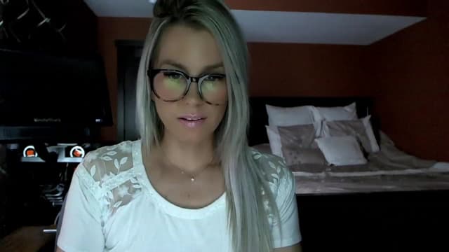 Gallery image thumbnail from Cora9's myfreecams stream on, 01/27/2023, 05:50 image 8 of 20
