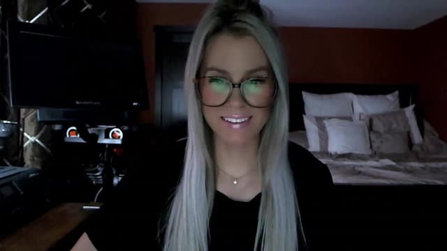 Gallery image thumbnail from Cora9's myfreecams stream on, 02/07/2023, 04:47 image 1 of 20