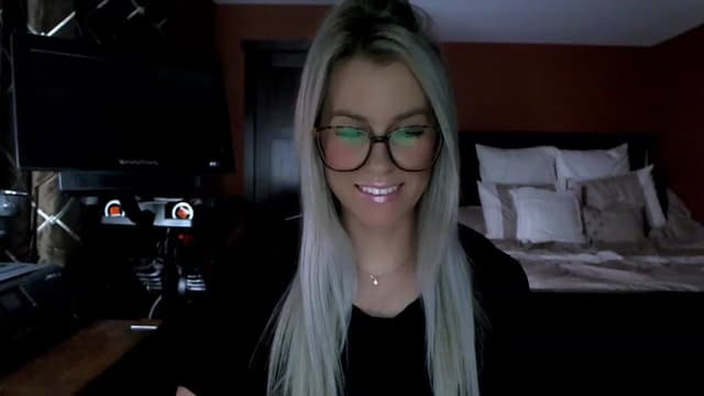 Gallery image thumbnail from Cora9's myfreecams stream on, 02/07/2023, 04:47 image 2 of 20