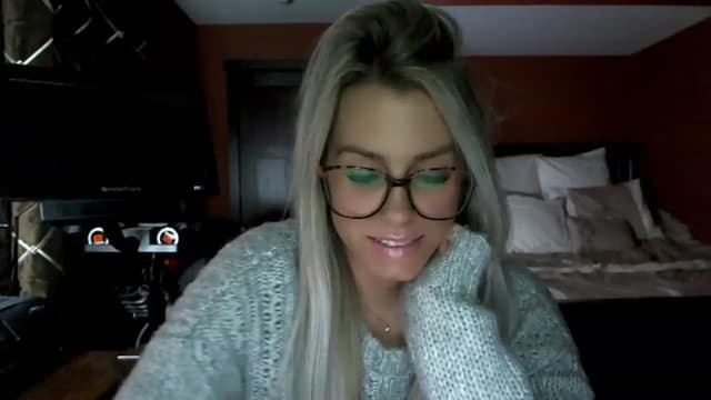 Gallery image thumbnail from Cora9's myfreecams stream on, 02/10/2023, 05:50 image 15 of 20
