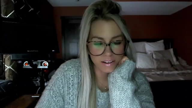 Gallery image thumbnail from Cora9's myfreecams stream on, 02/10/2023, 05:50 image 16 of 20