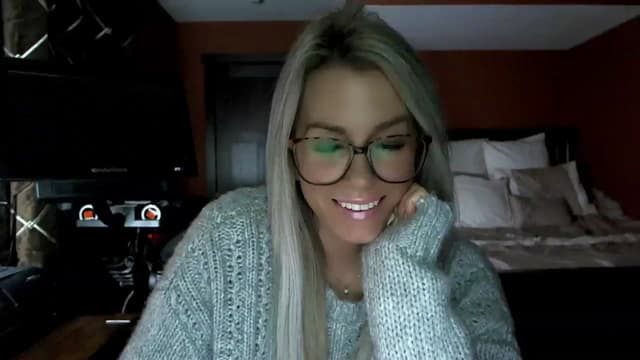 Gallery image thumbnail from Cora9's myfreecams stream on, 02/10/2023, 05:50 image 14 of 20
