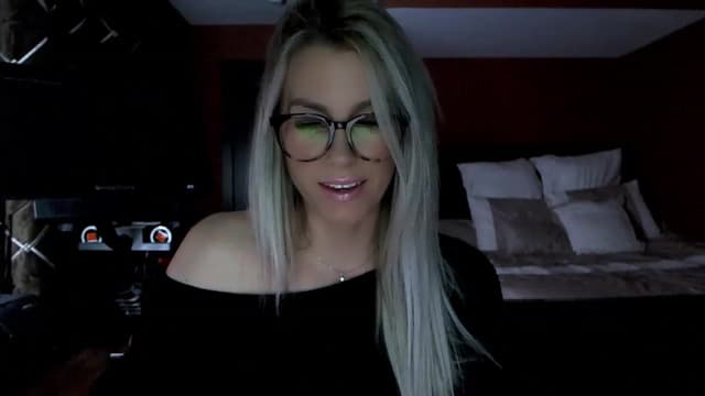 Gallery image thumbnail from Cora9's myfreecams stream on, 02/15/2023, 06:20 image 1 of 20
