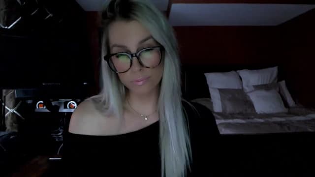 Gallery image thumbnail from Cora9's myfreecams stream on, 02/15/2023, 06:20 image 6 of 20