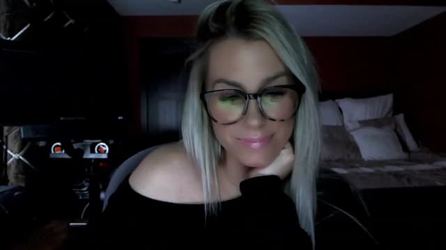 Gallery image thumbnail from Cora9's myfreecams stream on, 02/15/2023, 06:20 image 8 of 20