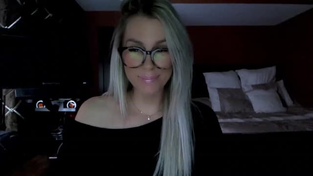 Gallery image thumbnail from Cora9's myfreecams stream on, 02/15/2023, 06:20 image 5 of 20