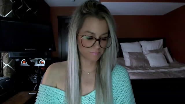Gallery image thumbnail from Cora9's myfreecams stream on, 02/16/2023, 05:19 image 16 of 20