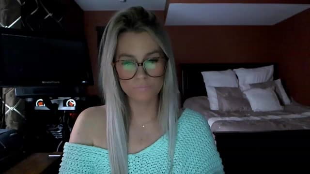 Gallery image thumbnail from Cora9's myfreecams stream on, 02/16/2023, 05:19 image 3 of 20