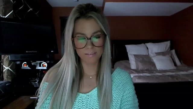 Gallery image thumbnail from Cora9's myfreecams stream on, 02/16/2023, 05:19 image 10 of 20