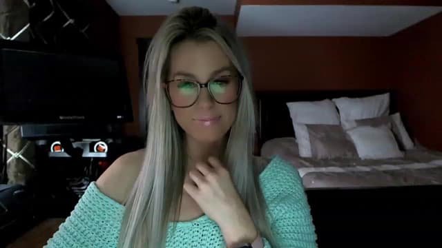 Gallery image thumbnail from Cora9's myfreecams stream on, 02/16/2023, 06:00 image 5 of 20