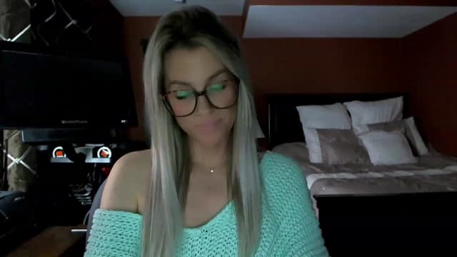 Gallery image thumbnail from Cora9's myfreecams stream on, 02/16/2023, 06:00 image 15 of 20