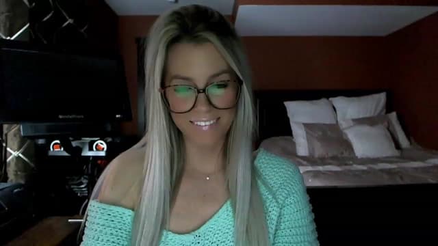 Gallery image thumbnail from Cora9's myfreecams stream on, 02/16/2023, 06:00 image 7 of 20