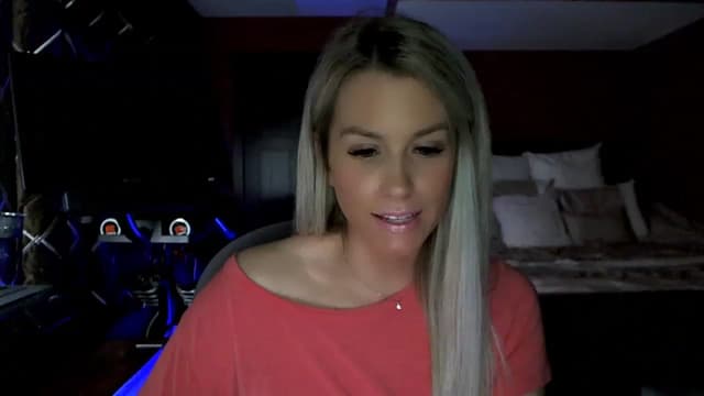 Gallery image thumbnail from Cora9's myfreecams stream on, 03/03/2023, 06:20 image 12 of 20
