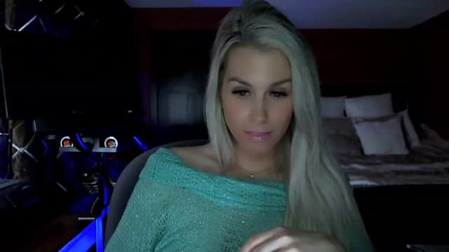 Gallery image thumbnail from Cora9's myfreecams stream on, 03/10/2023, 05:55 image 6 of 20