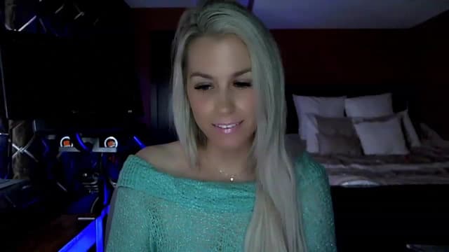 Gallery image thumbnail from Cora9's myfreecams stream on, 03/10/2023, 05:55 image 11 of 20