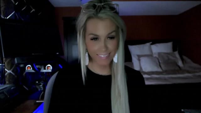 Gallery image thumbnail from Cora9's myfreecams stream on, 03/17/2023, 04:28 image 19 of 20