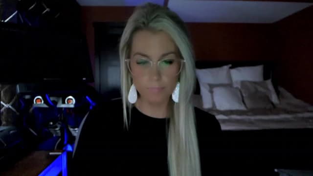 Gallery image thumbnail from Cora9's myfreecams stream on, 03/17/2023, 04:28 image 16 of 20