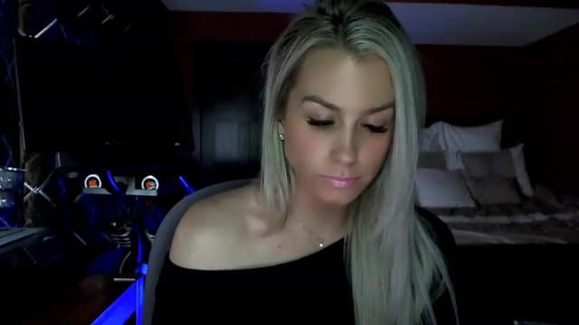Gallery image thumbnail from Cora9's myfreecams stream on, 03/22/2023, 06:08 image 12 of 20