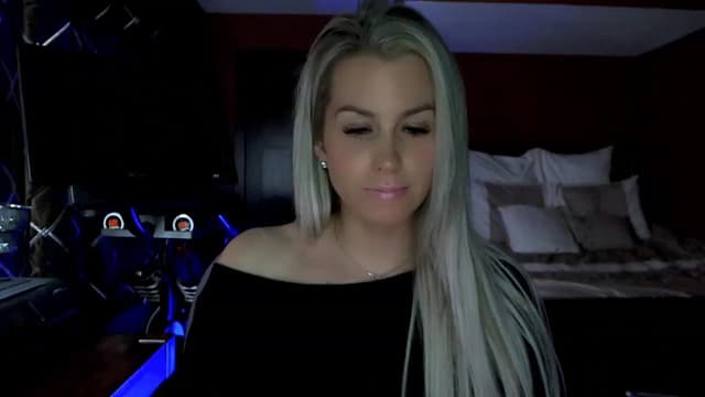 Gallery image thumbnail from Cora9's myfreecams stream on, 03/22/2023, 06:08 image 3 of 20