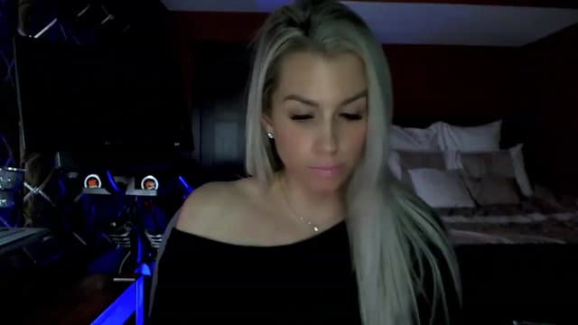 Gallery image thumbnail from Cora9's myfreecams stream on, 03/22/2023, 06:08 image 9 of 20