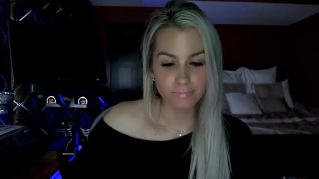 Gallery image thumbnail from Cora9's myfreecams stream on, 03/22/2023, 06:08 image 18 of 20