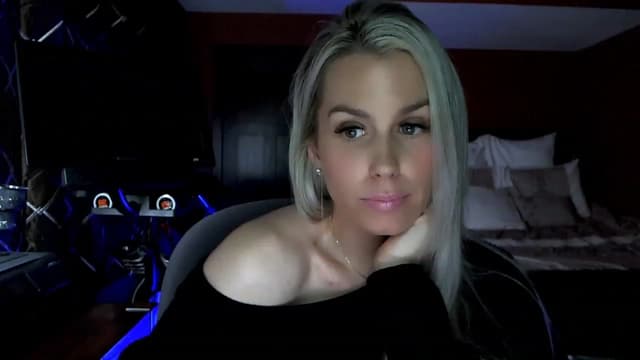 Gallery image thumbnail from Cora9's myfreecams stream on, 03/22/2023, 06:08 image 14 of 20