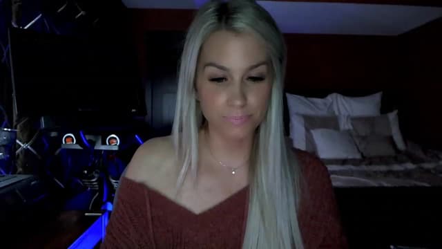 Gallery image thumbnail from Cora9's myfreecams stream on, 03/24/2023, 06:01 image 10 of 20