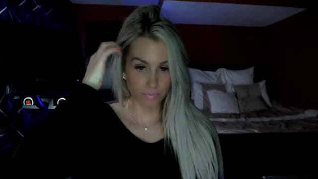 Gallery image thumbnail from Cora9's myfreecams stream on, 04/03/2023, 04:03 image 11 of 20