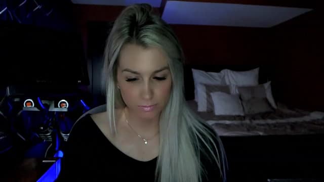 Gallery image thumbnail from Cora9's myfreecams stream on, 04/03/2023, 04:03 image 17 of 20