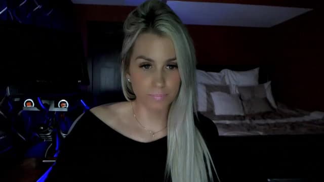 Gallery image thumbnail from Cora9's myfreecams stream on, 04/03/2023, 04:03 image 2 of 20