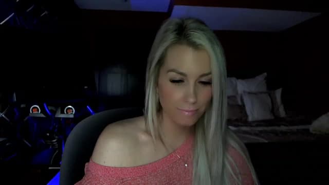 Gallery image thumbnail from Cora9's myfreecams stream on, 04/07/2023, 06:44 image 17 of 20