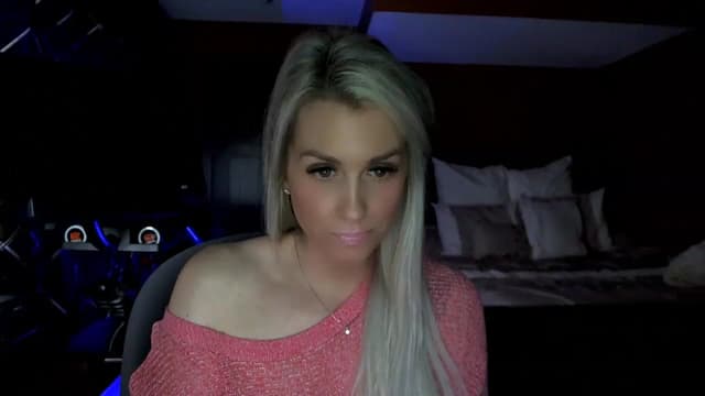 Gallery image thumbnail from Cora9's myfreecams stream on, 04/07/2023, 06:44 image 10 of 20